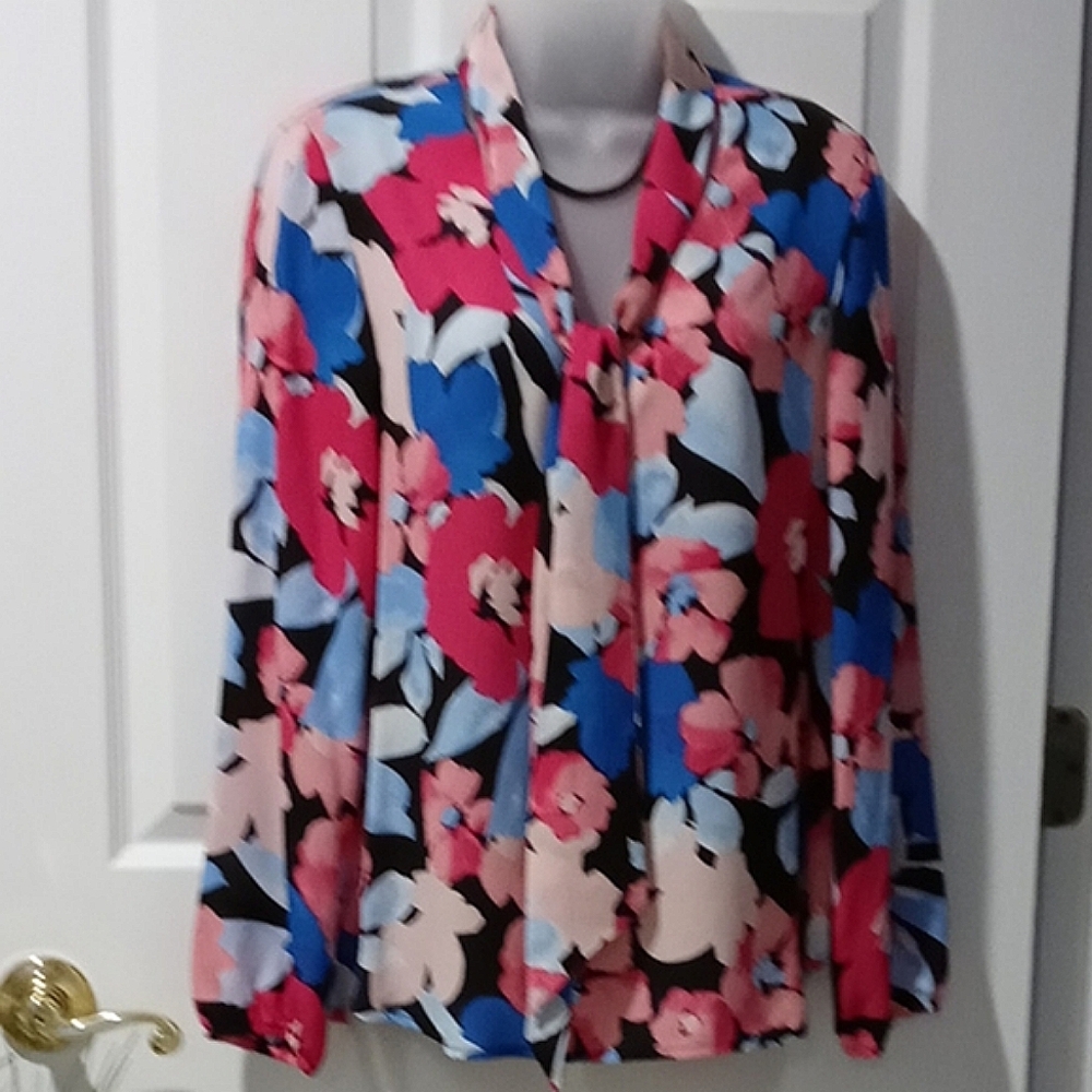 NWOT- Ladies Blouse